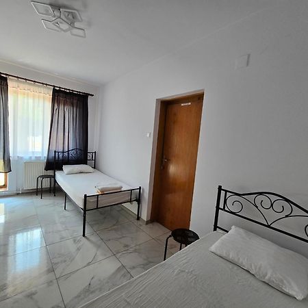 Z Villa Bucureşti Eksteriør bilde