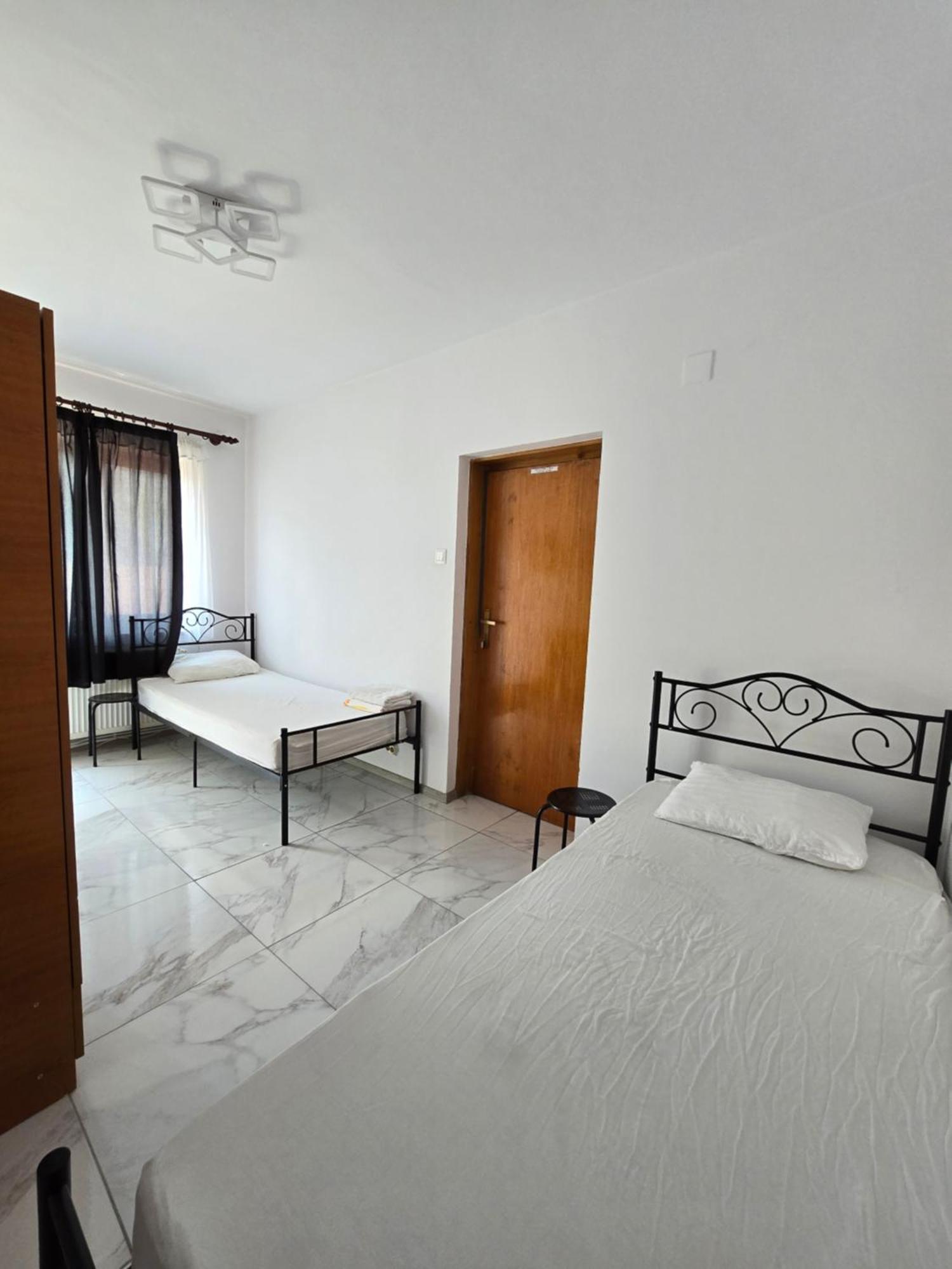 Z Villa Bucureşti Eksteriør bilde