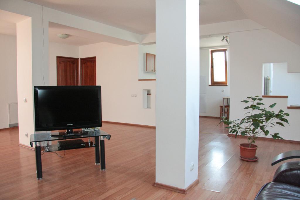 Z Villa Bucureşti Eksteriør bilde